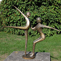 Tanzendes Ballettpaar aus Bronze. Bronzefigur und Gartenfigur bei Kunsthandel Lohmann in Timmendorfer Strand.